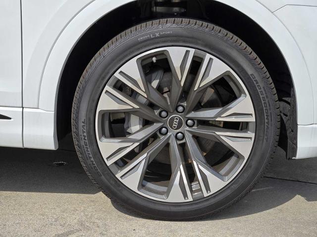2025 Audi Q8 Vehicle Photo in SUGAR LAND, TX 77478