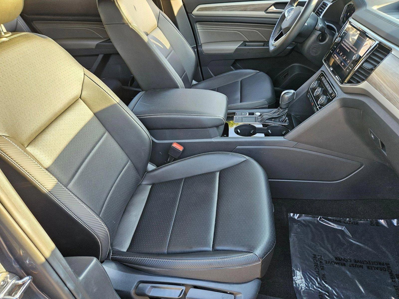 2022 Volkswagen Atlas Cross Sport Vehicle Photo in Pembroke Pines , FL 33027