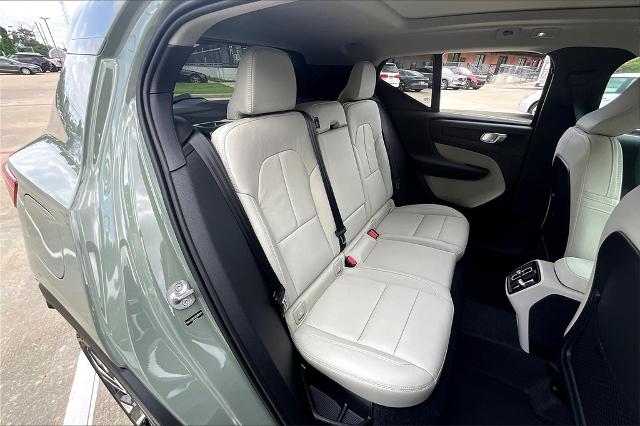 2025 Volvo XC40 Vehicle Photo in Houston, TX 77007