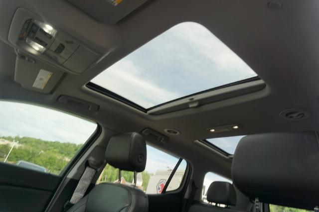 2022 GMC Acadia Vehicle Photo in FAIRMONT, WV 26554-2318