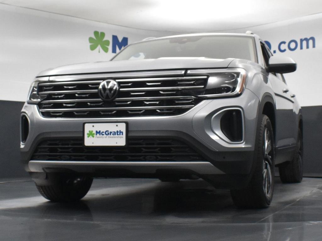 2024 Volkswagen Atlas Vehicle Photo in Marion, IA 52302