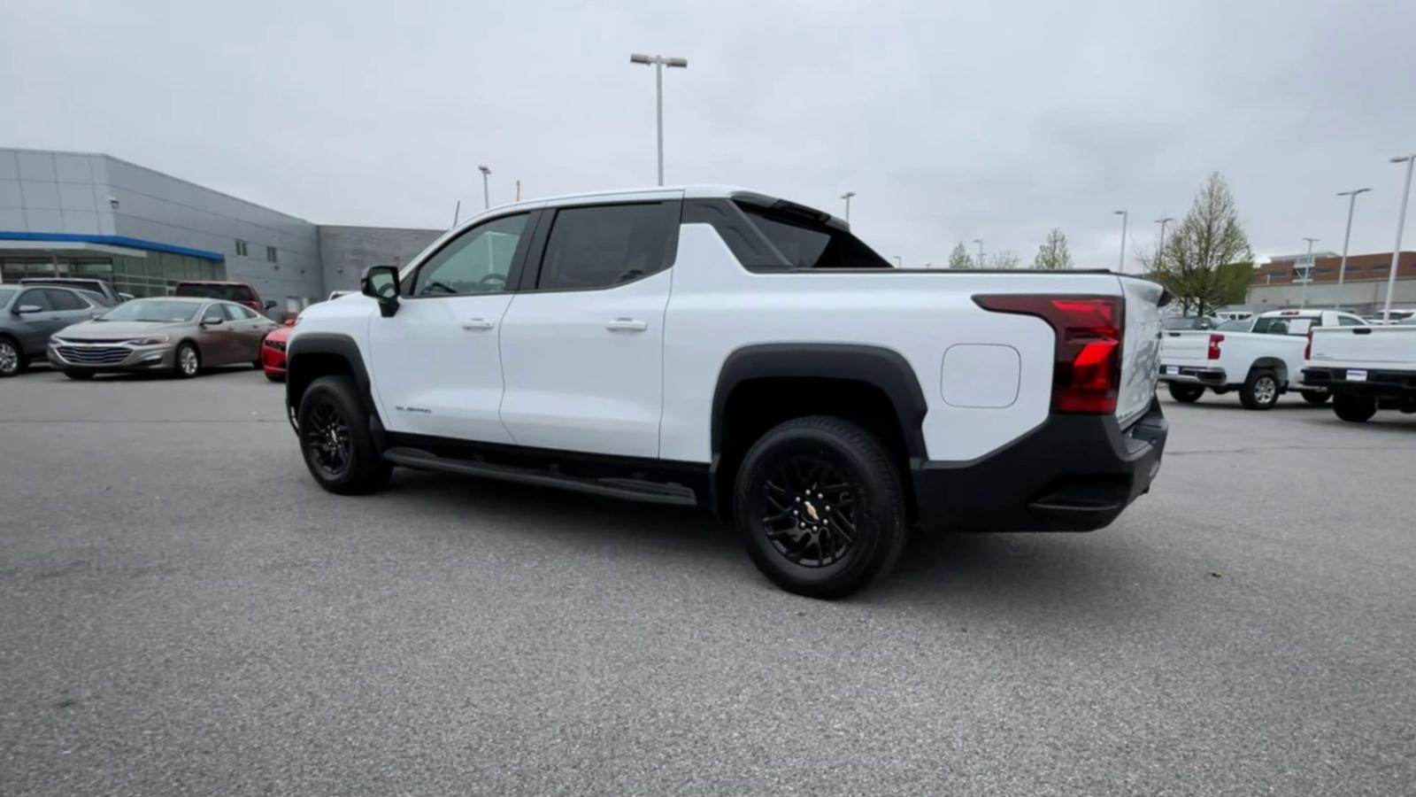 2024 Chevrolet Silverado EV Vehicle Photo in BENTONVILLE, AR 72712-4322