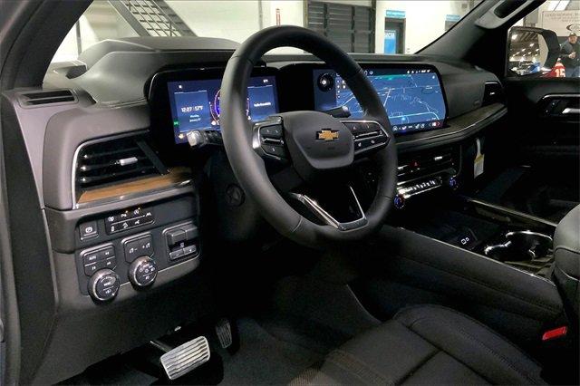 2025 Chevrolet Suburban Vehicle Photo in KANSAS CITY, MO 64114-4502