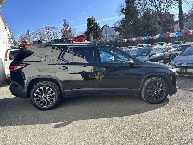 Used 2022 Chevrolet Traverse RS with VIN 1GNEVJKW0NJ120159 for sale in Roslyn, NY