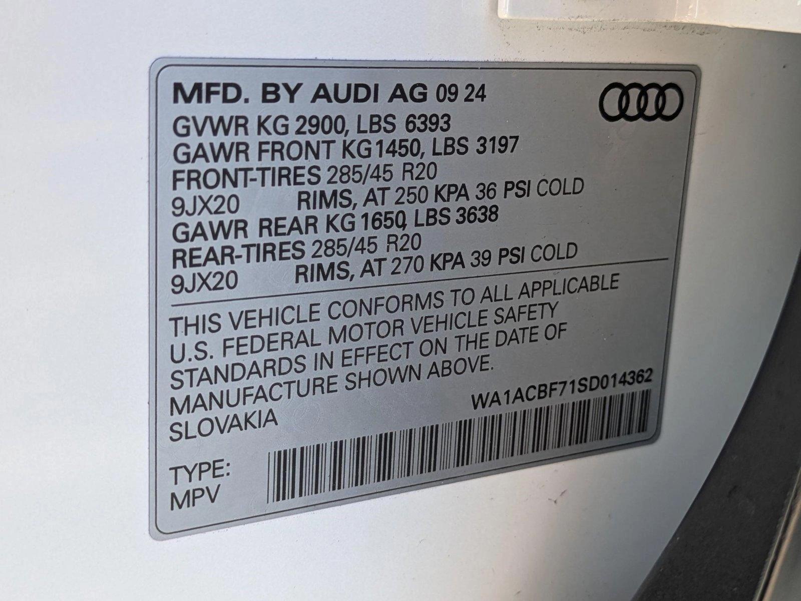 2025 Audi Q7 Vehicle Photo in Sarasota, FL 34231