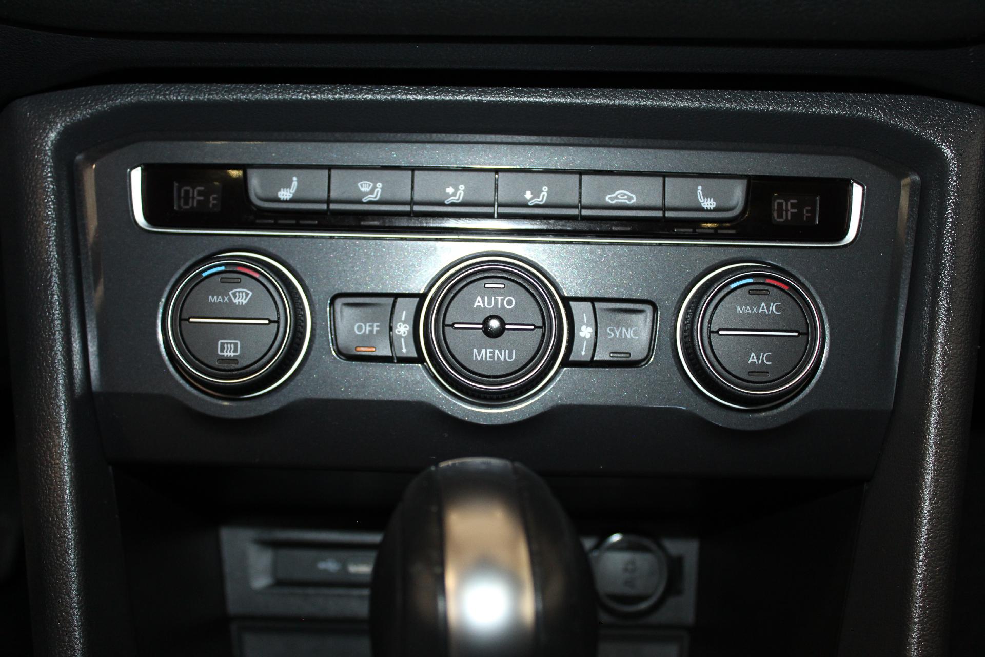 2021 Volkswagen Tiguan Vehicle Photo in NORTHAMPTON, MA 01060-1120