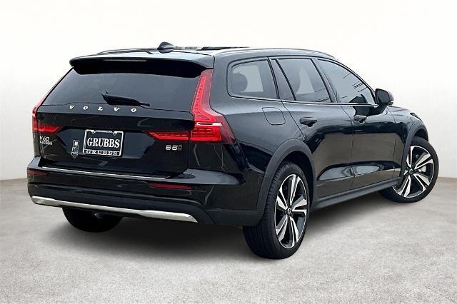 2025 Volvo V60 Cross Country Vehicle Photo in Houston, TX 77007