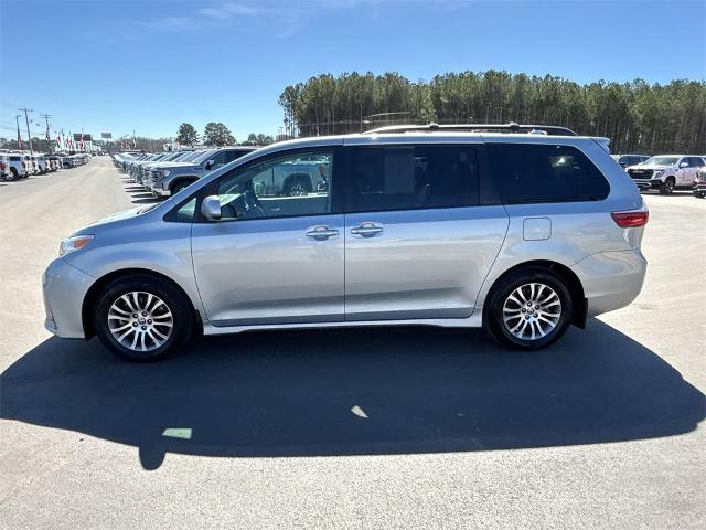 2020 Toyota Sienna Vehicle Photo in ALBERTVILLE, AL 35950-0246