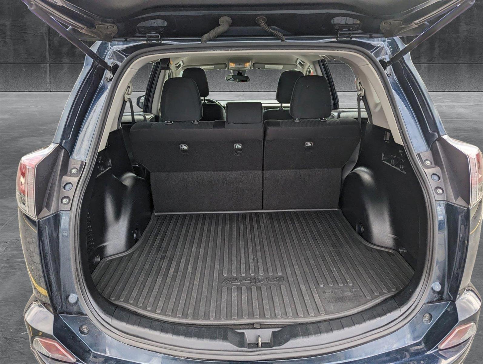 2018 Toyota RAV4 Vehicle Photo in Spokane Valley, WA 99212