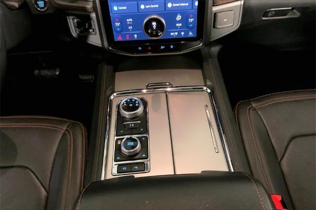 2024 Ford Expedition Vehicle Photo in Lees Summit, MO 64086