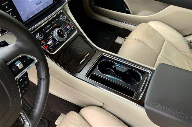 2020 Lincoln Continental Vehicle Photo in TOPEKA, KS 66609-0000