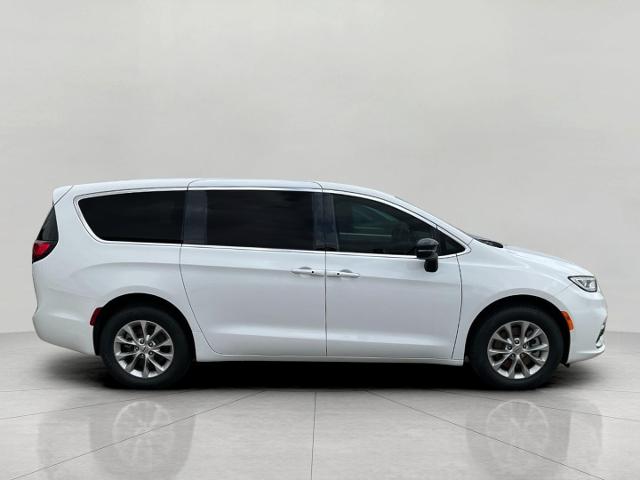2025 Chrysler Pacifica Vehicle Photo in Oshkosh, WI 54901
