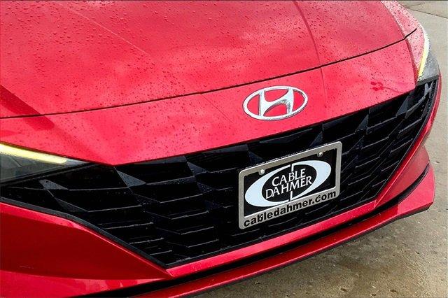 2021 Hyundai Elantra Vehicle Photo in TOPEKA, KS 66609-0000