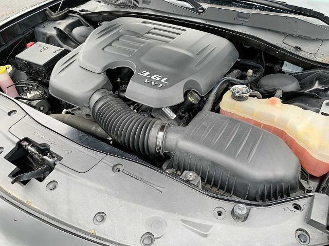 2018 Dodge Charger Vehicle Photo in MOON TOWNSHIP, PA 15108-2571
