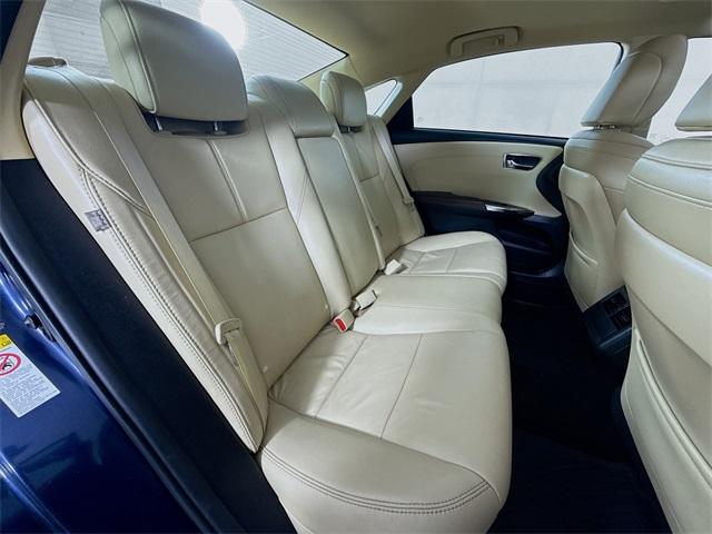 2015 Toyota Avalon Hybrid Vehicle Photo in Everett, WA 98204