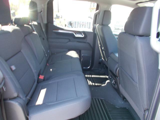 2025 GMC Sierra 1500 Vehicle Photo in LOWELL, MA 01852-4336