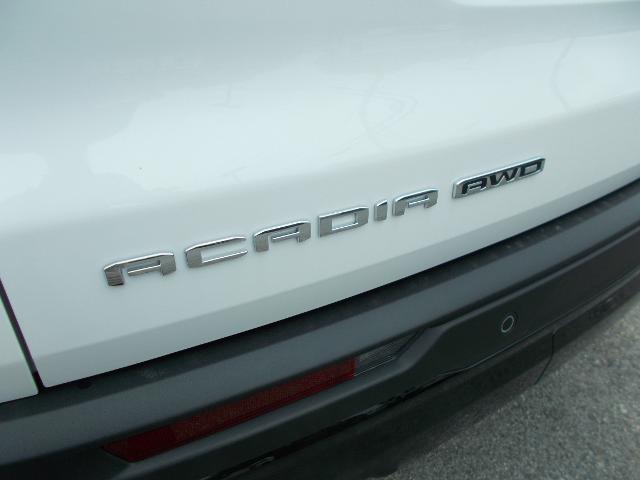 2025 GMC Acadia Vehicle Photo in LOWELL, MA 01852-4336