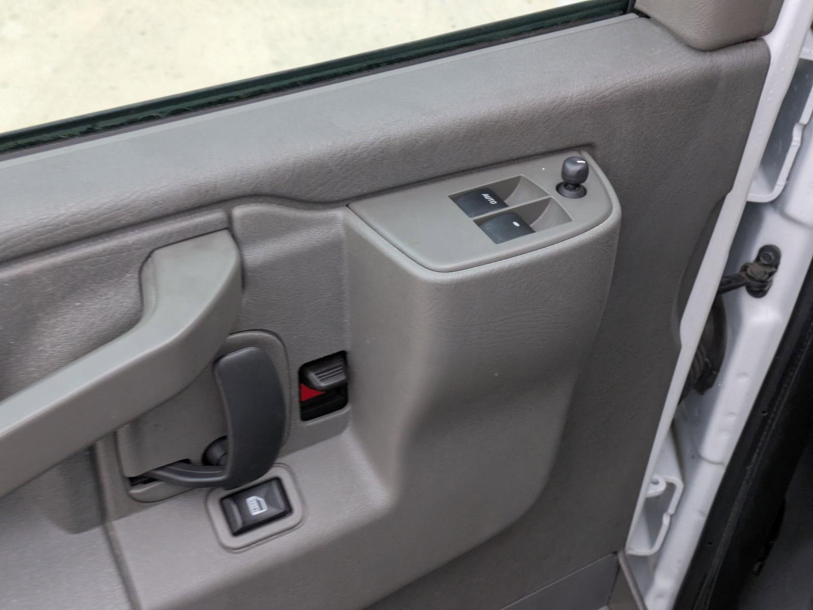 2023 Chevrolet Express Cargo 2500 Vehicle Photo in SELMA, TX 78154-1460