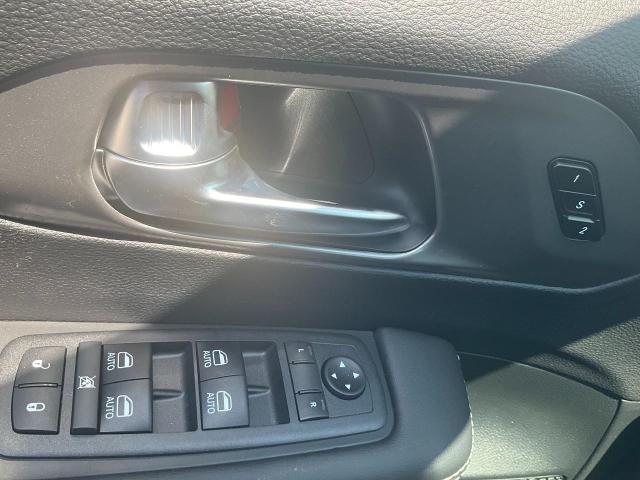2025 Chrysler Pacifica Vehicle Photo in Kaukauna, WI 54130