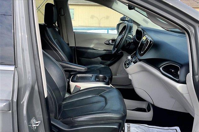 2022 Chrysler Pacifica Vehicle Photo in INDEPENDENCE, MO 64055-1314