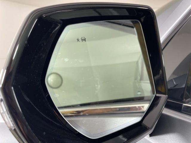 2025 Chevrolet Suburban Vehicle Photo in PHOENIX, AZ 85014-3381