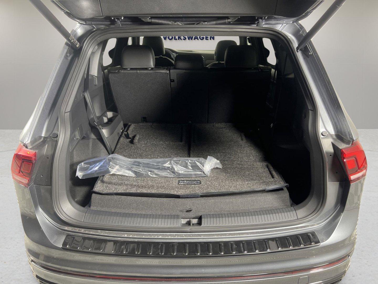 2024 Volkswagen Tiguan Vehicle Photo in Georgetown, TX 78626