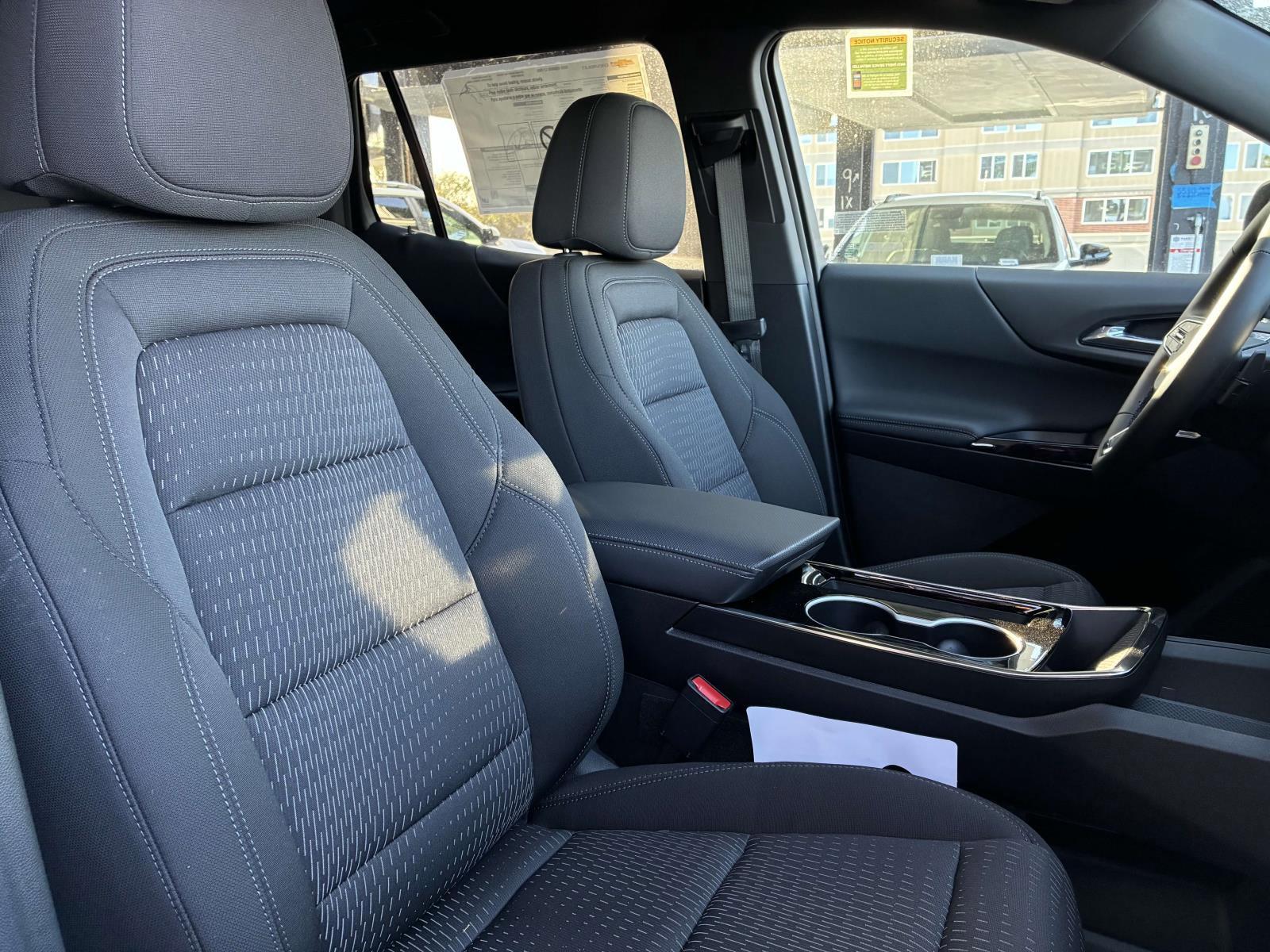 2025 Chevrolet Equinox Vehicle Photo in LOS ANGELES, CA 90007-3794