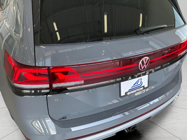 2025 Volkswagen Atlas Vehicle Photo in Oshkosh, WI 54904