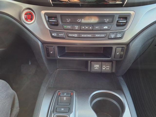 2021 Honda Pilot Vehicle Photo in Oshkosh, WI 54904