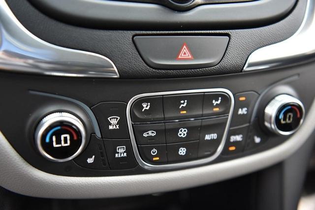 2020 Chevrolet Equinox Vehicle Photo in Ballwin, MO 63011