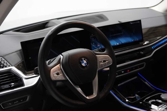 2025 BMW X7 xDrive40i Vehicle Photo in GRAPEVINE, TX 76051