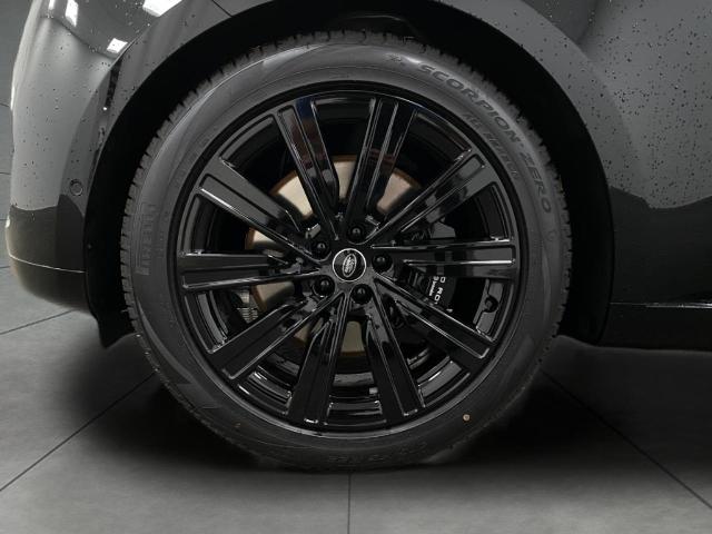 2025 Range Rover Vehicle Photo in Appleton, WI 54913