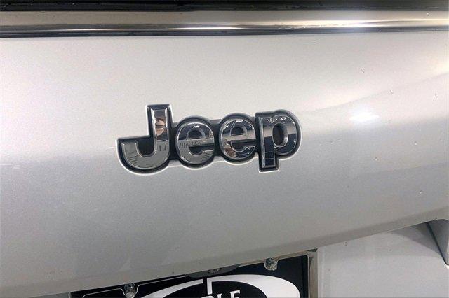 2023 Jeep Grand Cherokee L Vehicle Photo in KANSAS CITY, MO 64114-4502
