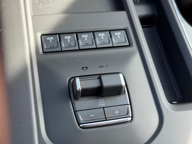 2025 GMC Sierra 2500 HD Vehicle Photo in COLUMBIA, MO 65203-3903