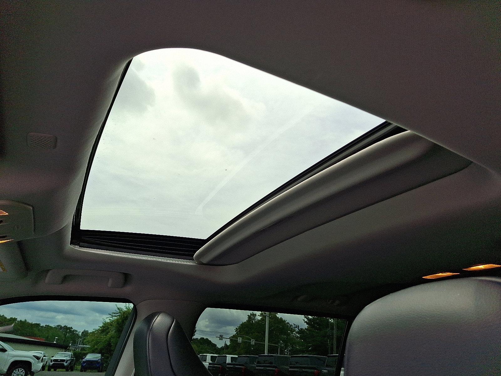 2021 Toyota Highlander Vehicle Photo in Trevose, PA 19053