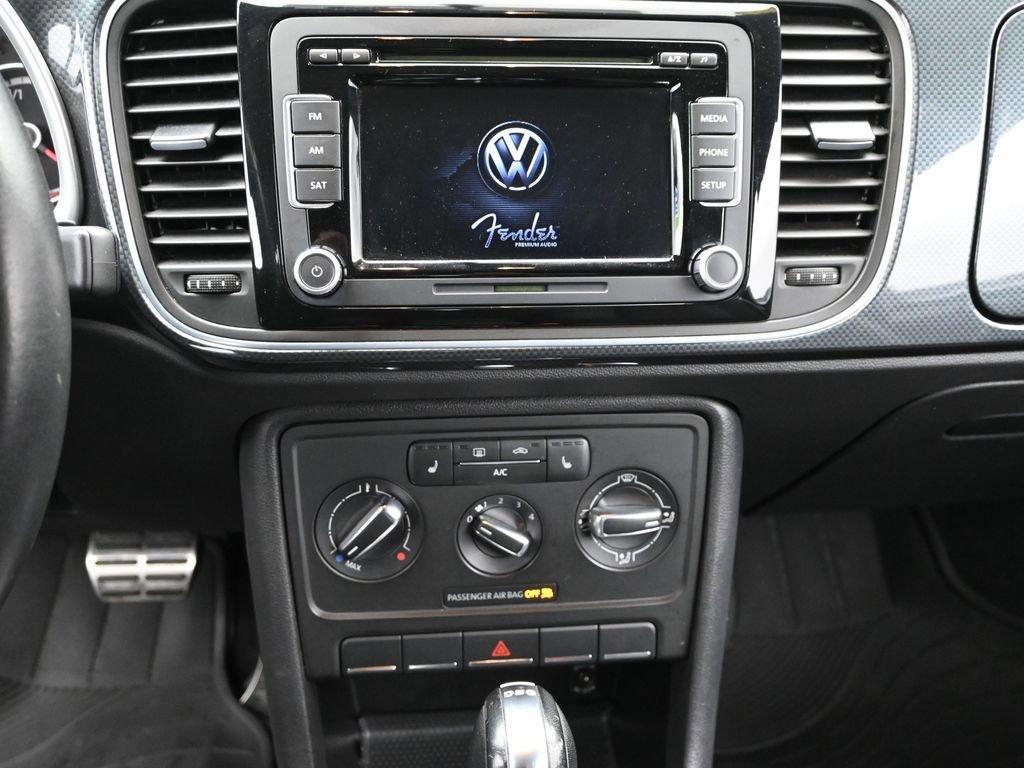 2013 Volkswagen Beetle Coupe Vehicle Photo in Marion, IA 52302