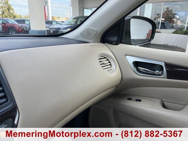 2016 Nissan Pathfinder Vehicle Photo in VINCENNES, IN 47591-5519