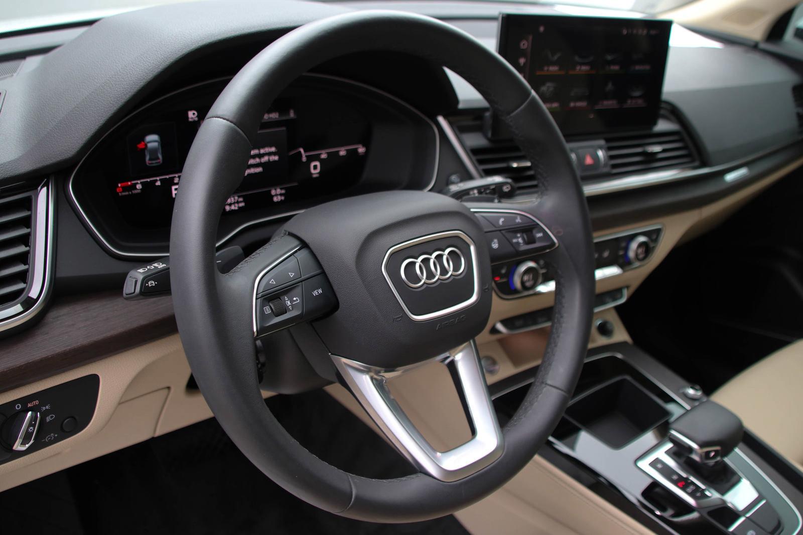 2024 Audi Q5 Vehicle Photo in SUGAR LAND, TX 77478