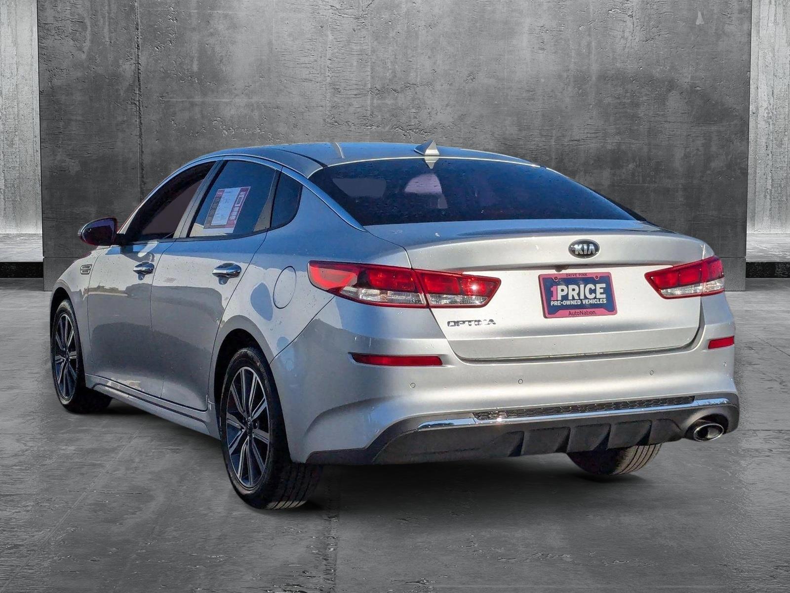 2019 Kia Optima Vehicle Photo in VALENCIA, CA 91355-1705