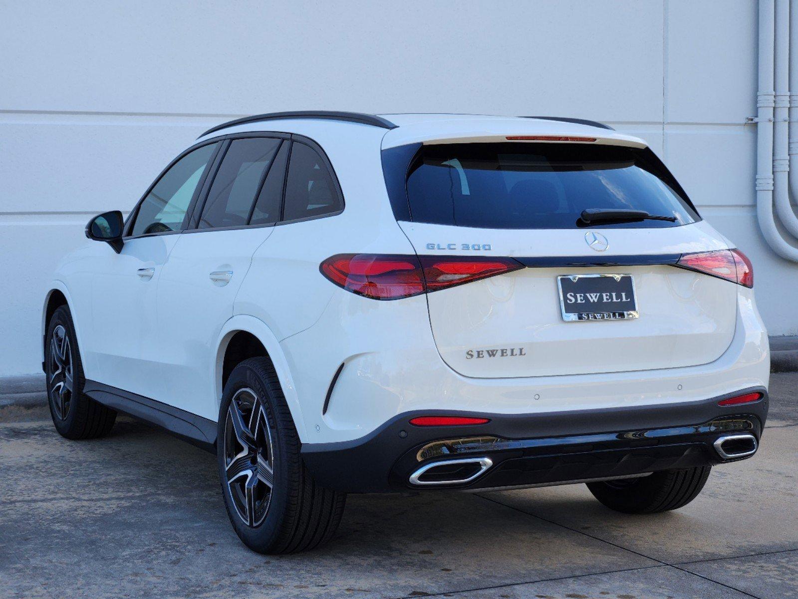 2025 Mercedes-Benz GLC Vehicle Photo in HOUSTON, TX 77079