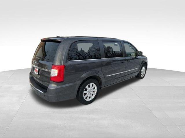 2015 Chrysler Town & Country Vehicle Photo in MEDINA, OH 44256-9631