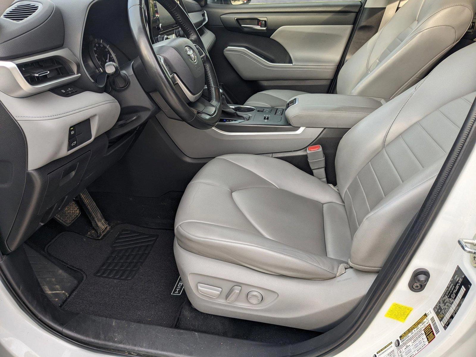 2022 Toyota Highlander Vehicle Photo in Davie, FL 33331