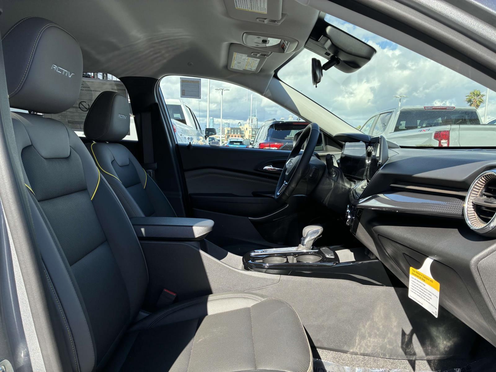 2025 Chevrolet Trax Vehicle Photo in LOS ANGELES, CA 90007-3794