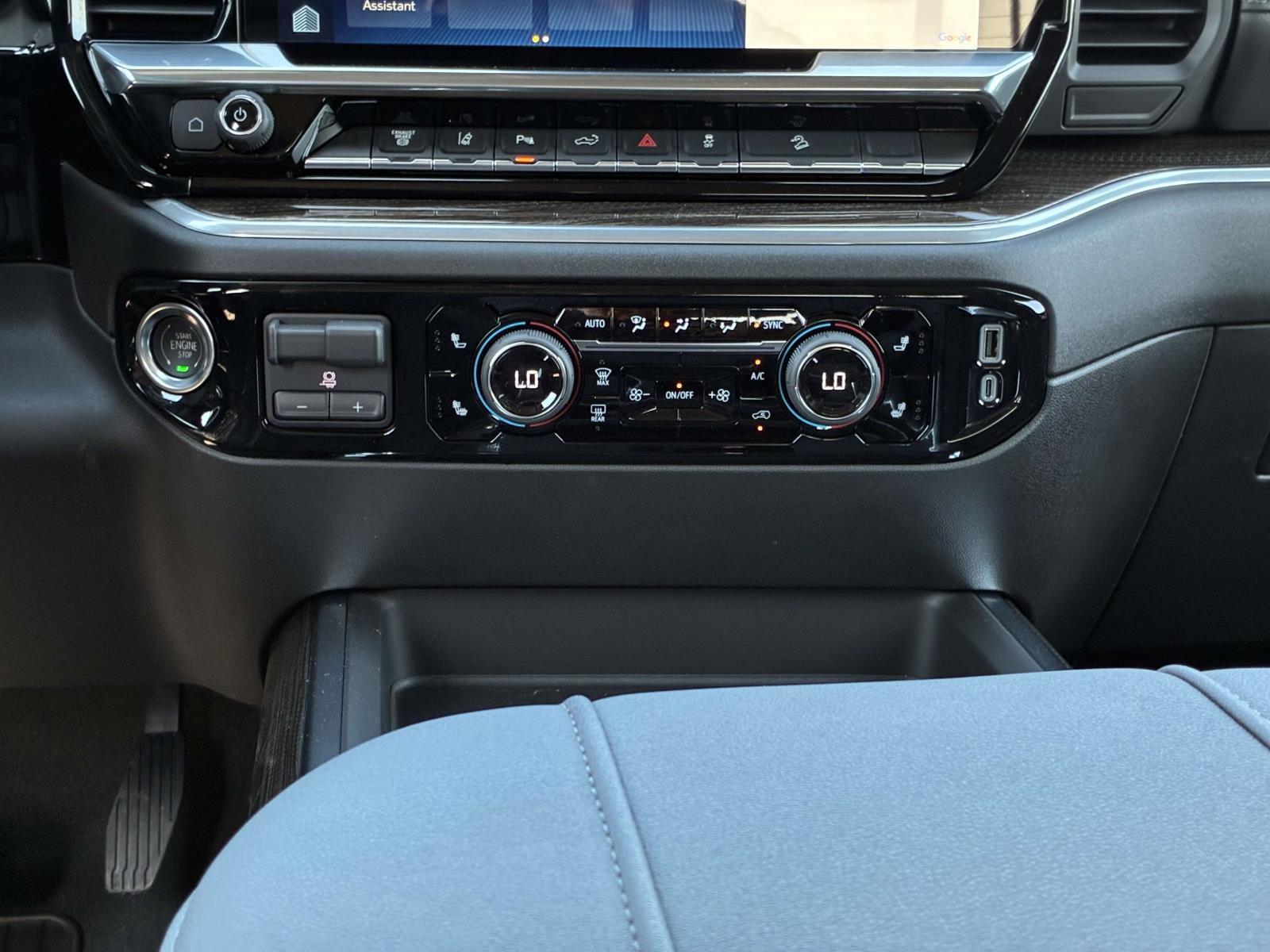 2025 Chevrolet Silverado 2500 HD Vehicle Photo in LOS ANGELES, CA 90007-3794