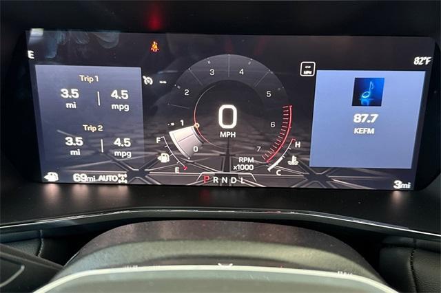 2025 GMC Canyon Vehicle Photo in ELK GROVE, CA 95757-8703