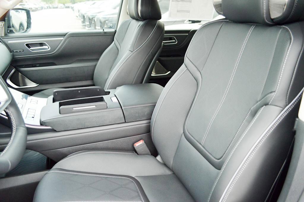 2025 INFINITI QX80 Vehicle Photo in Houston, TX 77090