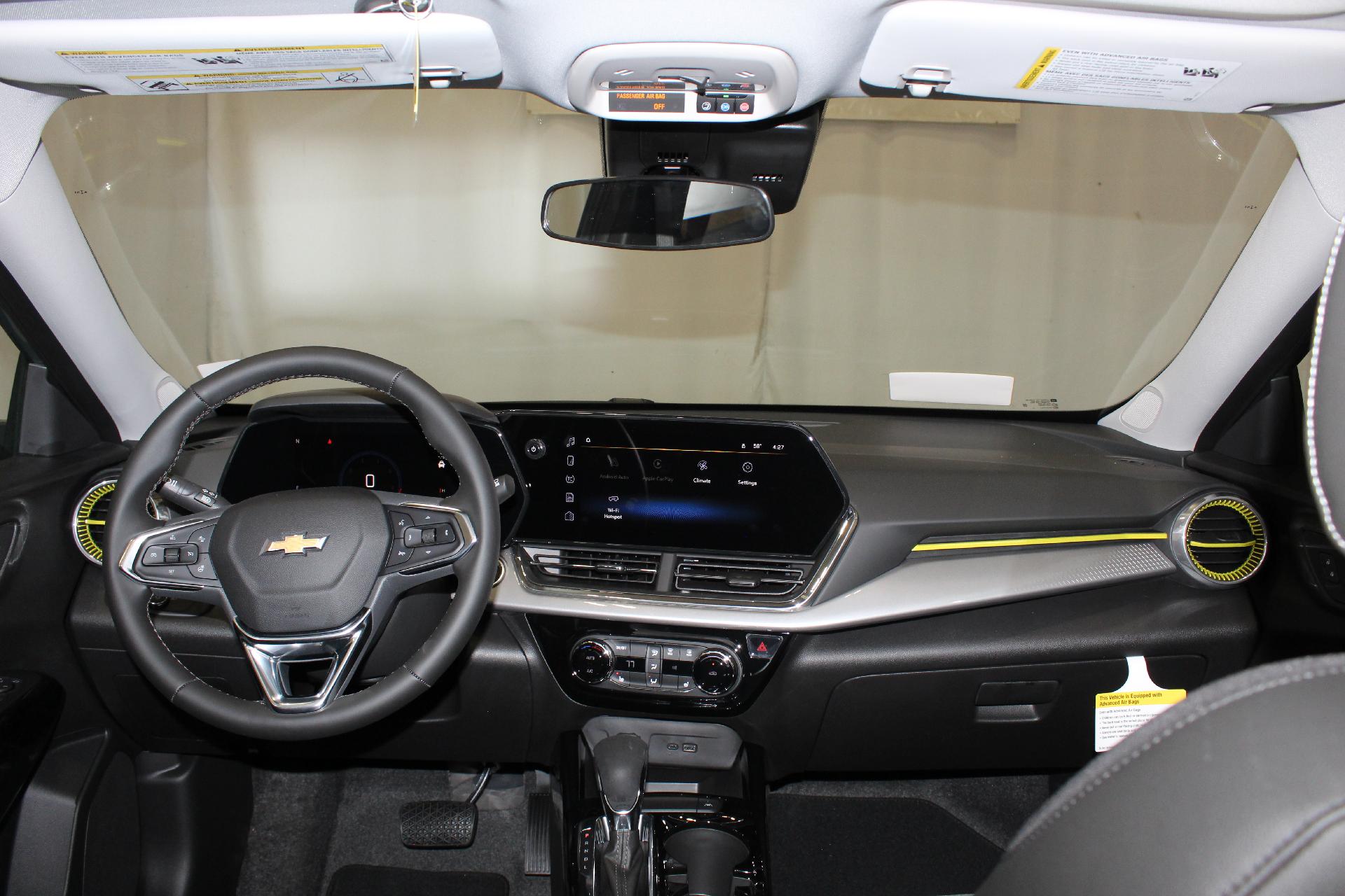 2025 Chevrolet Trax Vehicle Photo in NORTHAMPTON, MA 01060-1120