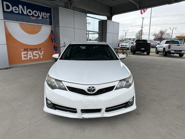 Used 2014 Toyota Camry L with VIN 4T1BF1FK0EU306682 for sale in Holland, MI