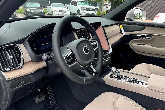 2025 Volvo XC90 Vehicle Photo in Houston, TX 77007