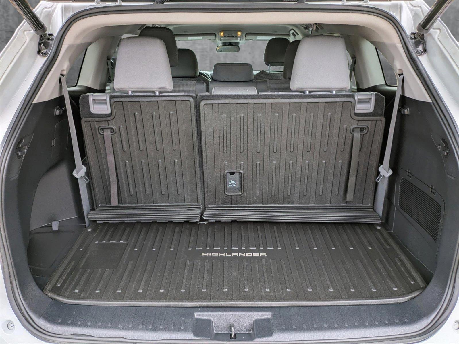 2023 Toyota Highlander Vehicle Photo in GOLDEN, CO 80401-3850
